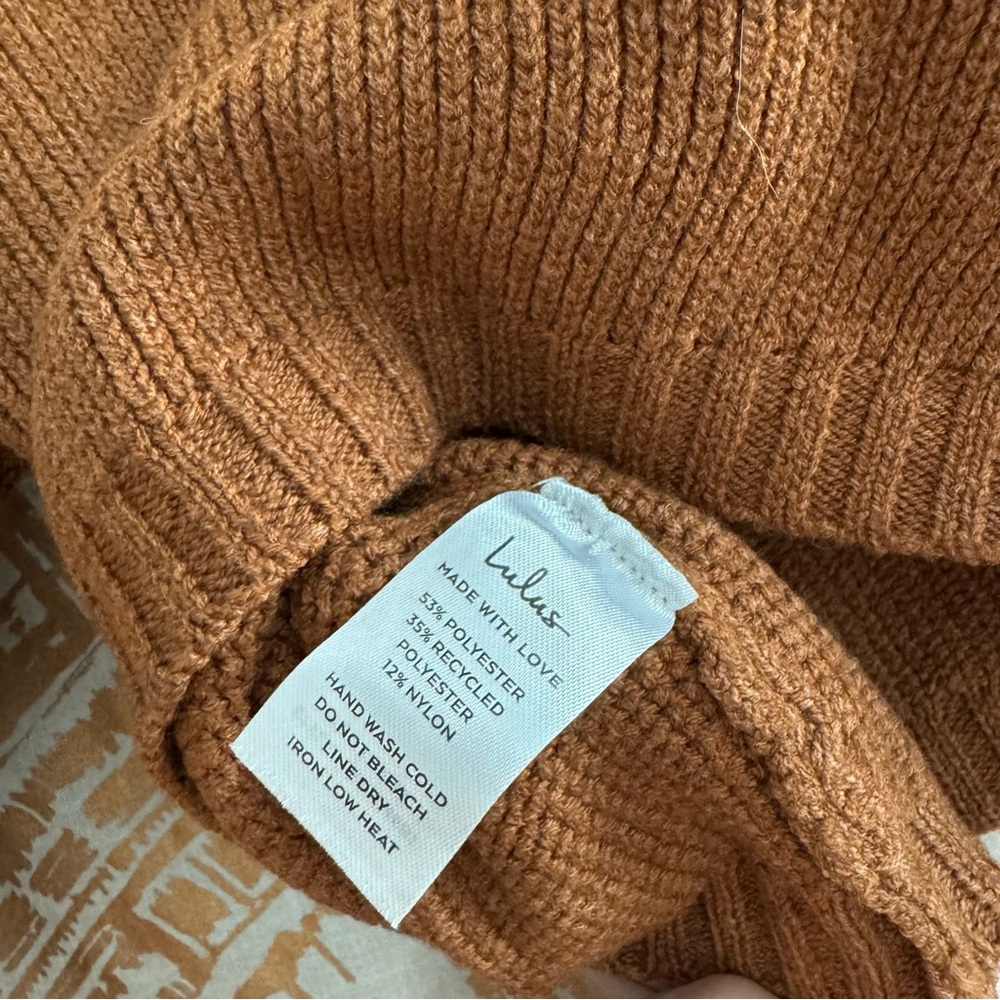 Lulu’s Comfy Intentions Rust Brown Turtleneck Cropped Pullover Sweater Small NWT - Picture 8 of 9